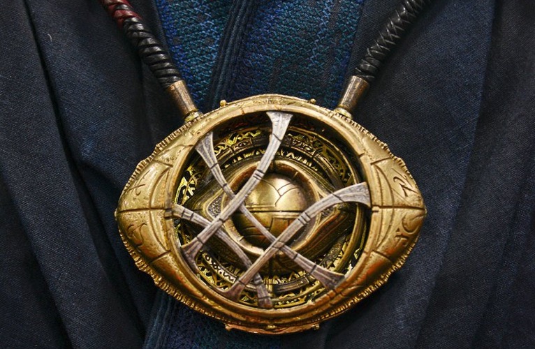 Marvel Doctor Strange Eye of Agamotto Avengers Infinity War Replica Necklace