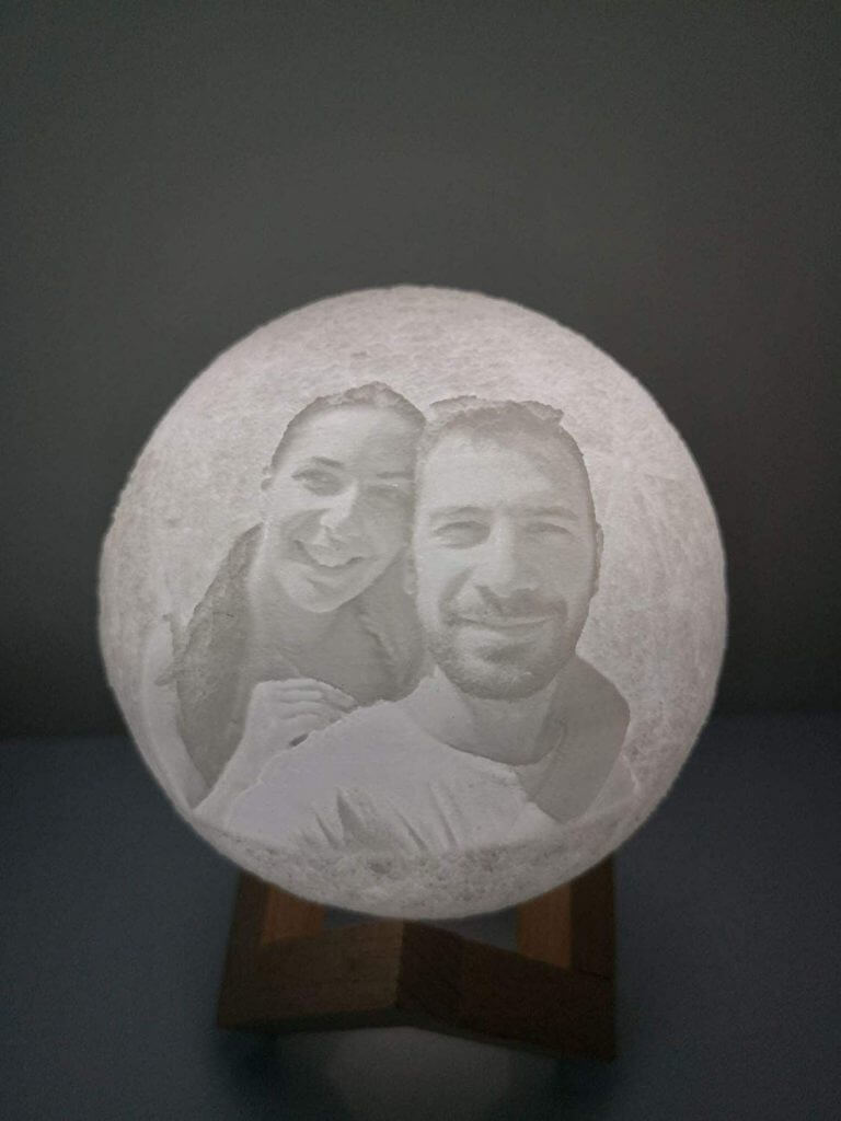 3D Printed Moon Lamp Can Engraved Picture of your Love ones