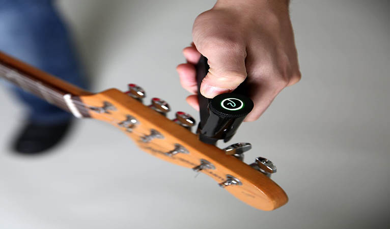 Automatic Guitar Tuner & String Winder